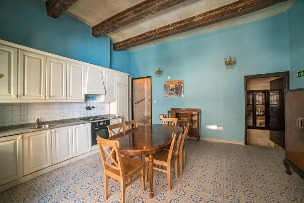 Апартаменты Juf- Juliana'S Unique Townhouse Валетта Экстерьер фото